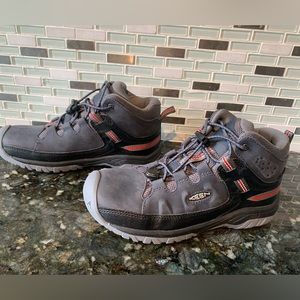 youth size 3 keen boots